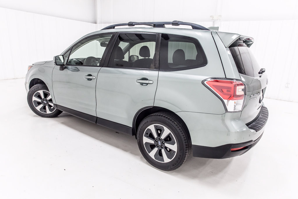 Used 2017 Subaru Forester 2.5i Premium AWD/4WD image 4