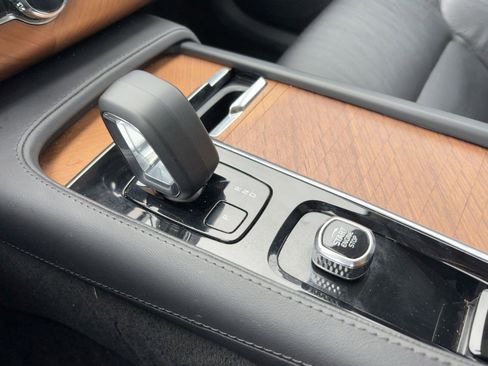 Certified 2023 Volvo XC90 T8 Plus w/ Protection Package Premier image 16