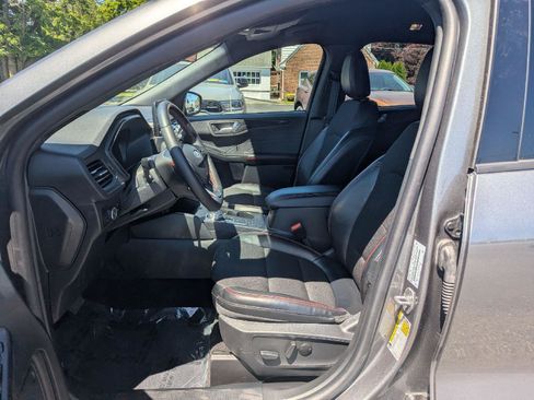 Used 2025 Ford Escape ST-Line Select AWD/4WD image 27