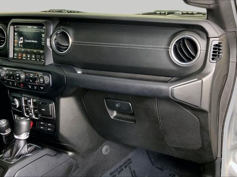 Used 2019 Jeep Wrangler Unlimited Sahara AWD/4WD image 19