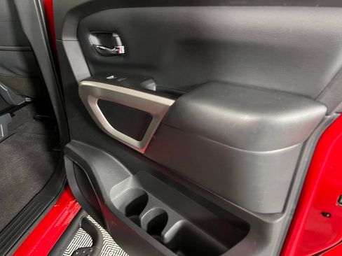 Used 2024 Nissan Titan SV w/ SV Convenience Package RWD image 29