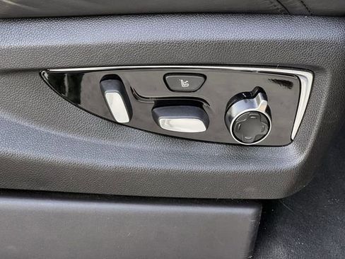 Used 2018 Cadillac Escalade Platinum image 25