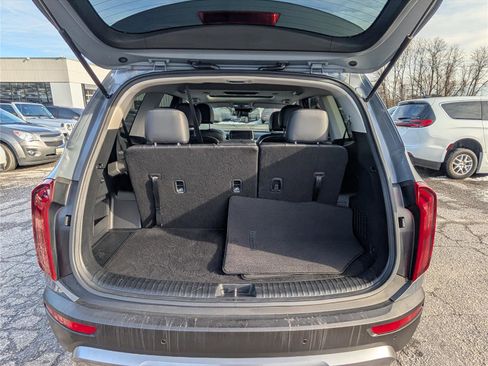 Used 2022 Kia Telluride S image 12