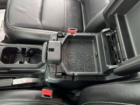 Used 2022 Jeep Wrangler Unlimited Sahara w/ Cold Weather Group image 31