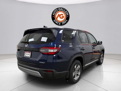 Used 2023 Honda Pilot EX-L image 3