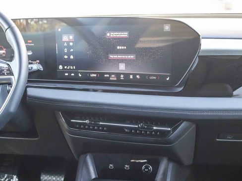 Certified 2025 Audi Q6 e-tron Premium w/ Convenience Package AWD/4WD image 17