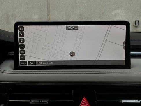 Used 2025 Genesis G70 2.5T image 32