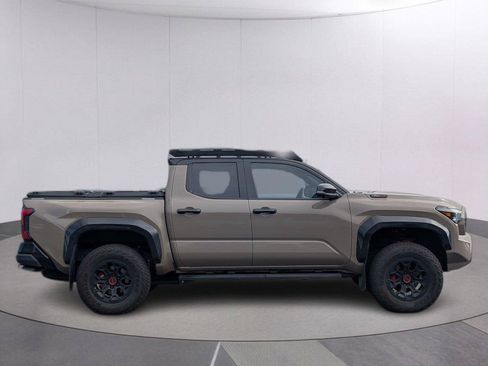 Used 2025 Toyota Tacoma TRD Pro AWD/4WD image 8