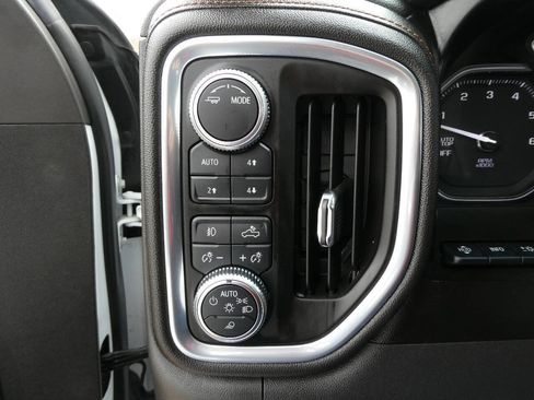 Used 2021 GMC Sierra 1500 AT4 w/ Technology Package AWD/4WD image 23