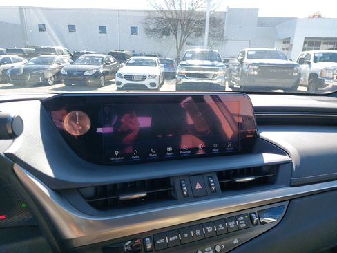 Used 2020 Lexus ES 350 w/ Premium Package image 24