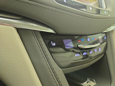 Certified 2020 Cadillac XT5 Premium Luxury image 27