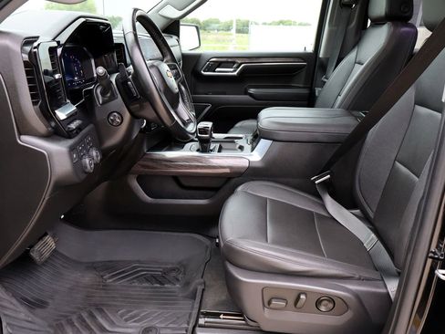 Used 2023 Chevrolet Silverado 1500 LTZ w/ LTZ Premium Package AWD/4WD image 20