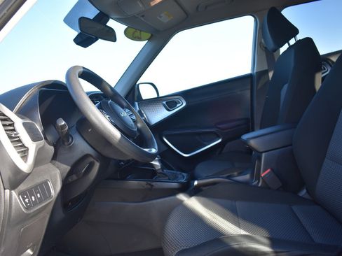 Used 2023 Kia Soul LX w/ Option Group 015 image 19