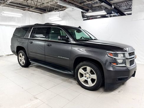 Used 2017 Chevrolet Suburban LT AWD/4WD image 3