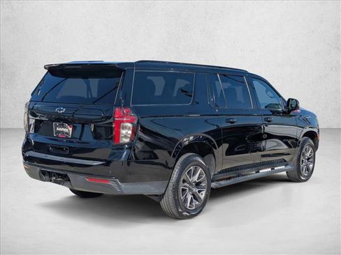 Used 2023 Chevrolet Suburban Z71 w/ Luxury Package image 5