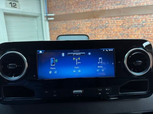 Used 2025 Mercedes-Benz Sprinter 2500 image 18