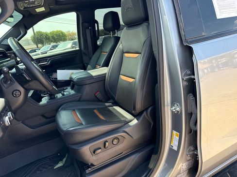Used 2025 GMC Sierra 1500 AT4 w/ AT4 Premium Package AWD/4WD image 14