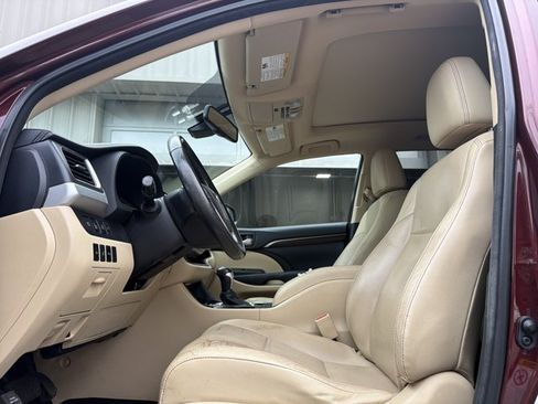Used 2014 Toyota Highlander Limited Platinum AWD/4WD image 9