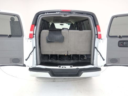 Used 2017 Chevrolet Express 3500 LT w/ LT Preferred Equipment Group RWD image 11