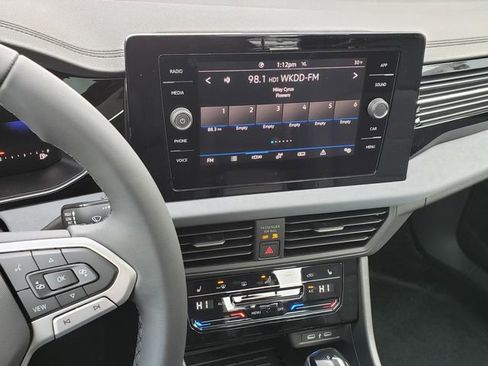 New 2026 Volkswagen Jetta SE FWD image 11