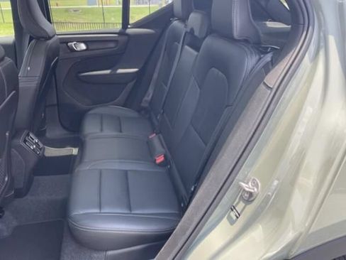 Used 2025 Volvo XC40 B5 Plus AWD/4WD image 6