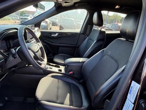 Used 2023 Ford Escape ST-Line w/ Tech Pack #1 AWD/4WD image 6
