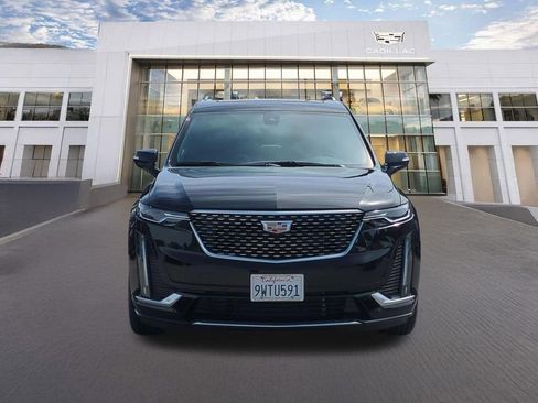 Used 2025 Cadillac XT6 Premium Luxury FWD image 2