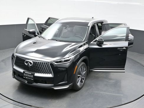 New 2026 INFINITI QX60 Luxe w/ Family Package image 38