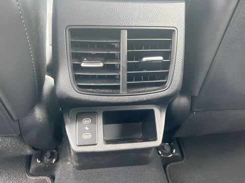 Used 2024 Kia Seltos S AWD/4WD image 29
