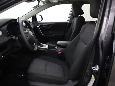 Used 2025 Toyota RAV4 XLE w/ Convenience Package image 16