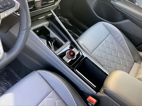 New 2026 Volkswagen Tiguan SEL R-Line image 7