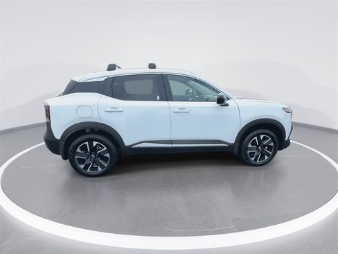 New 2026 Nissan Kicks SV w/ SV Premium Package image 9