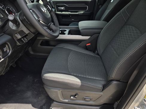 New 2026 RAM 2500 Big Horn AWD/4WD image 17