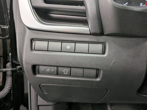 Used 2023 Nissan Rogue SV image 21