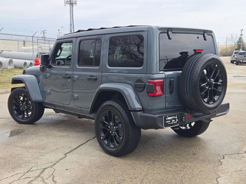 Certified 2025 Jeep Wrangler Unlimited Sahara w/ Safety Group AWD/4WD image 13