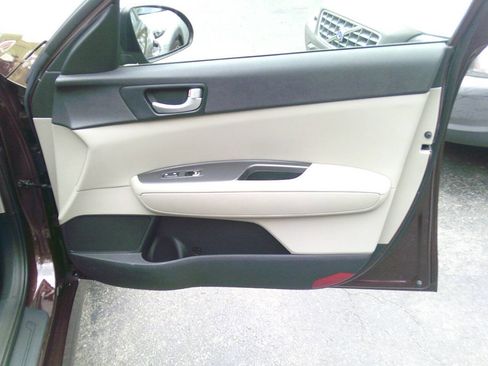 Used 2016 Kia Optima LX image 17