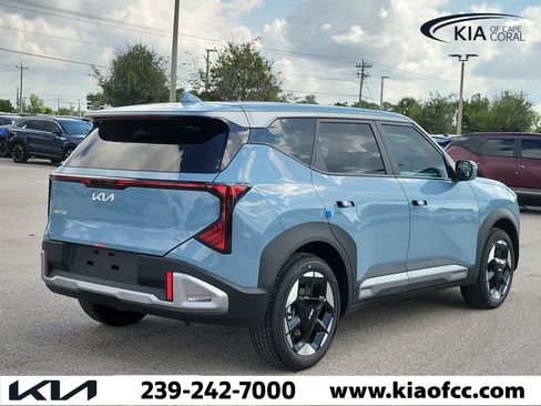 New 2027 Kia Seltos S FWD image 6