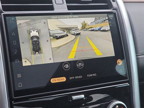 New 2025 Land Rover Discovery Dynamic SE image 24