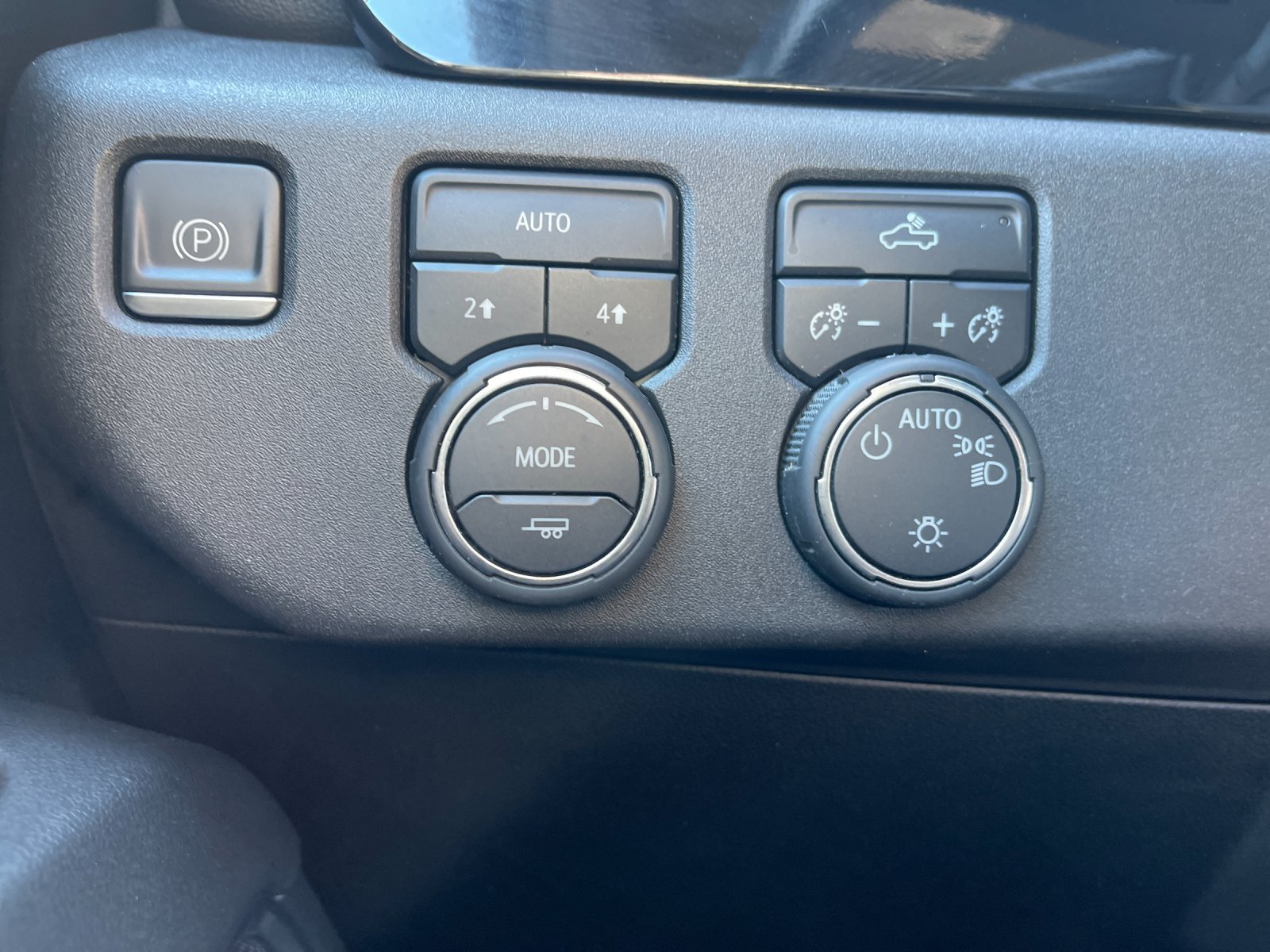 Used 2023 Chevrolet Silverado 1500 LT AWD/4WD image 32