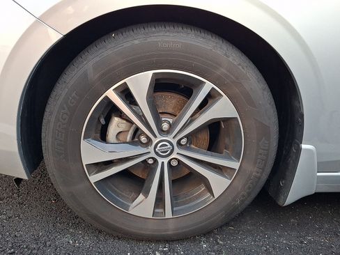 Certified 2023 Nissan Sentra SV FWD image 4