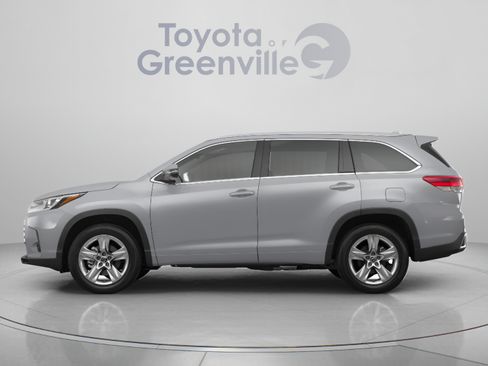 Used 2018 Toyota Highlander Limited FWD image 2
