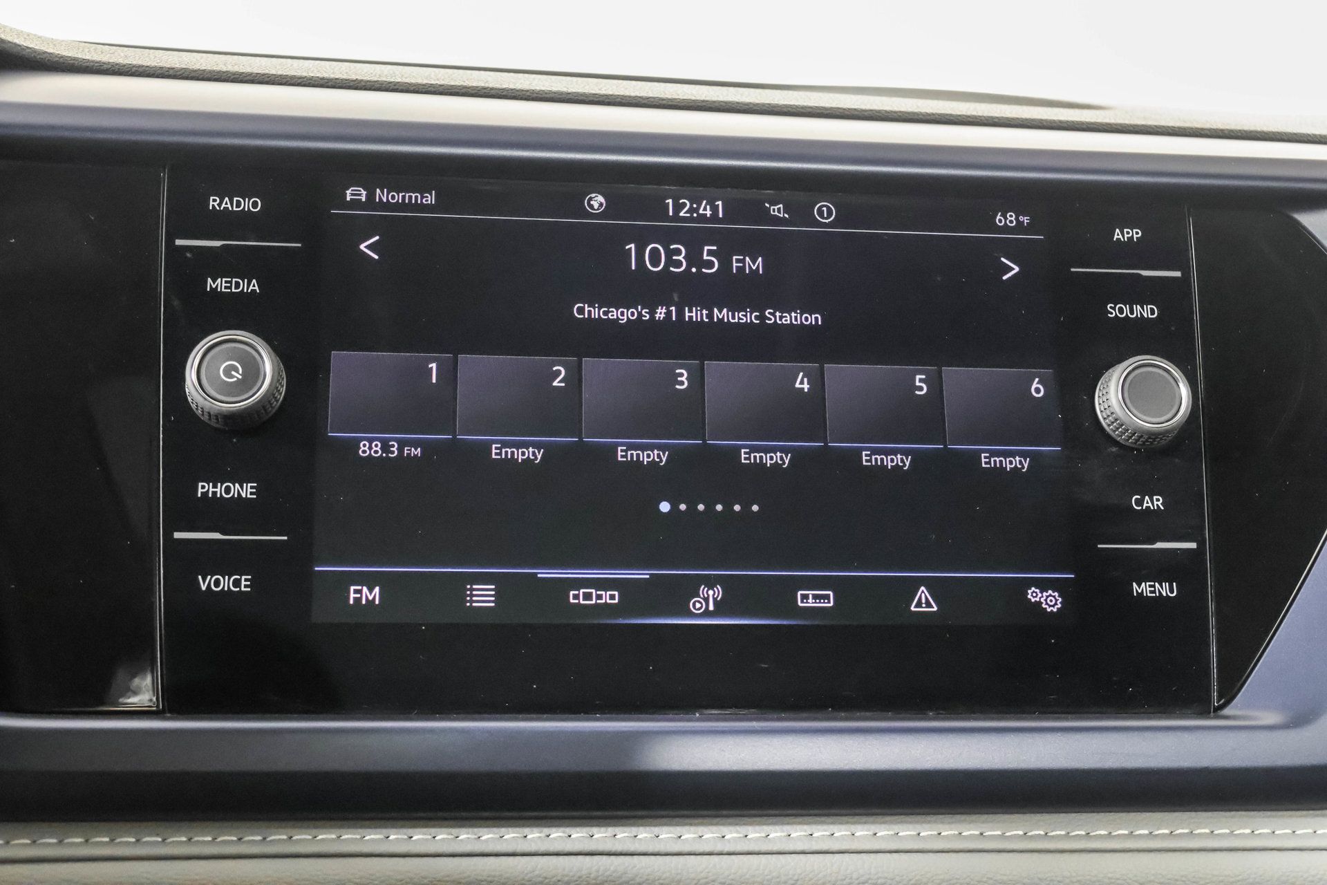 Used 2024 Volkswagen Taos SE AWD/4WD image 28