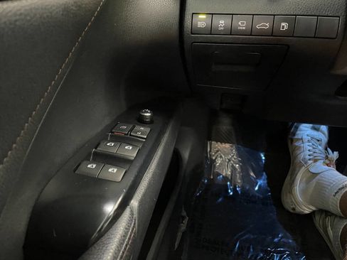 Used 2018 Toyota Camry XLE image 40