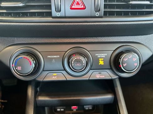 Certified 2023 Kia Forte LXS w/ LXS Technology Package FWD image 18