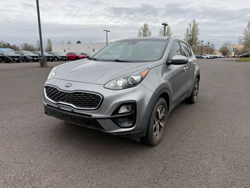 Used 2021 Kia Sportage LX image 2