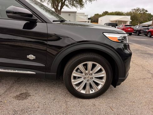Used 2021 Ford Explorer King Ranch w/ Premium Technology Package AWD/4WD image 13
