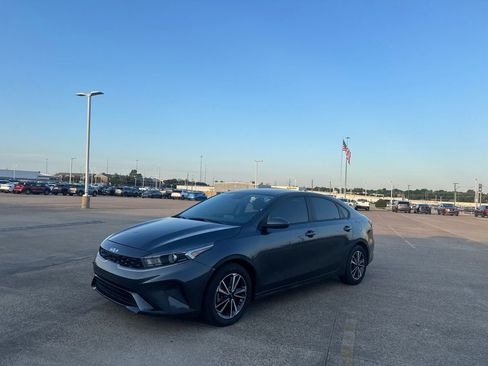 Used 2023 Kia Forte LXS FWD image 8