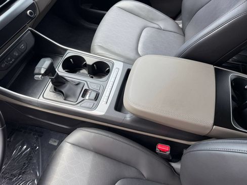 Used 2026 Kia Carnival FWD image 39