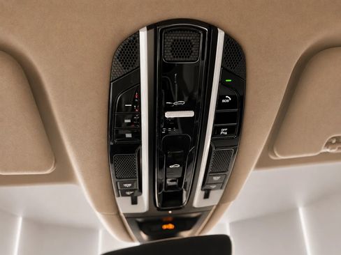 Used 2021 Porsche Cayenne Turbo AWD/4WD image 20
