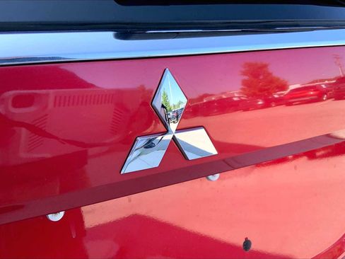 Used 2017 Mitsubishi Outlander SEL AWD/4WD image 33